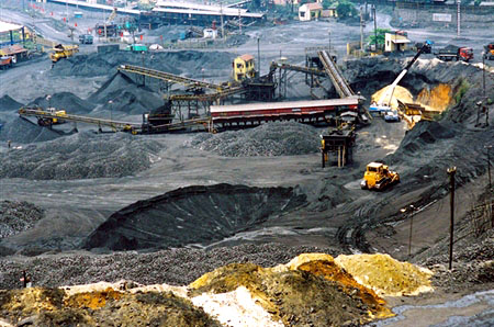 Ninh established a team to inspect coal mining activities