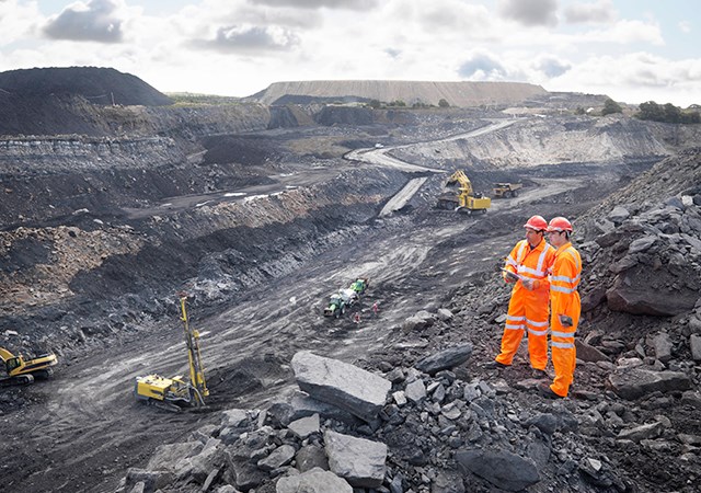 Các nhà đầu tư ngoại vẫn 